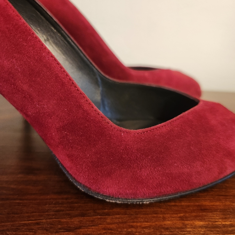 Stuart Weitzman "Scarlett Suede" Peek Pump Heels Size 8.5 - Picture 9 of 13